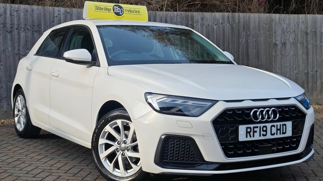 2019 (19) Audi A1 1.0TFSI 5 portes Sport (s / s) Euro 6. À vendre, revue vidéo Walararound