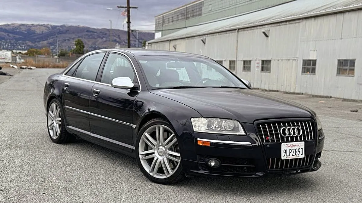 À 15 000 $, cette Audi S8 Quattro 2007 est-elle un dix parfait ?
