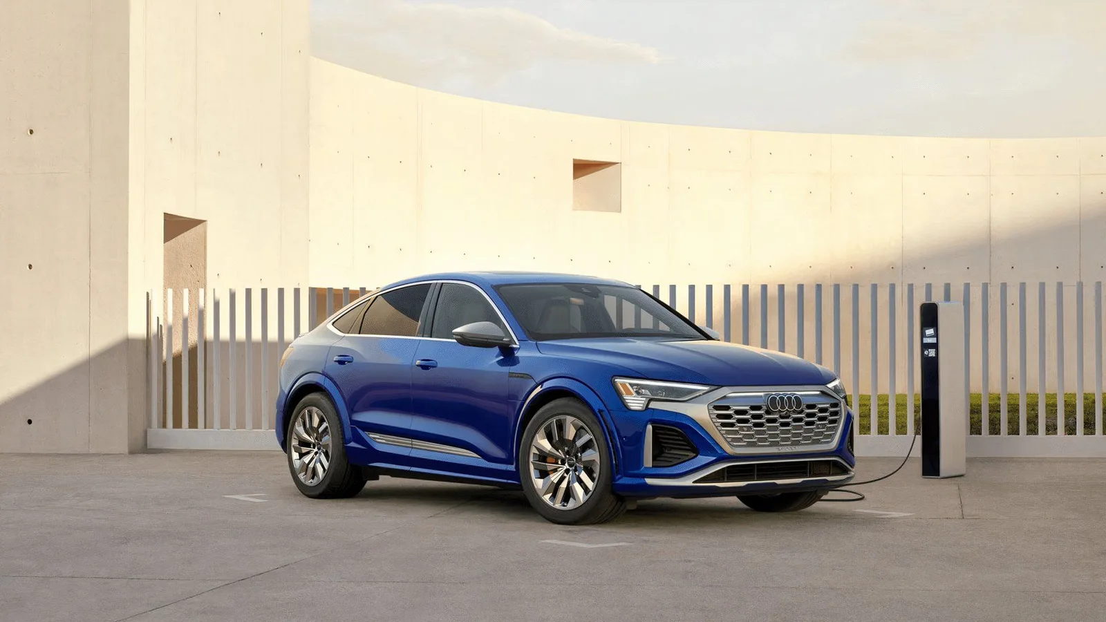Vidéo : L’Audi Q8 e-tron 2025 obtient une hausse de prix pour sa dernière année modèle – CarBuzz