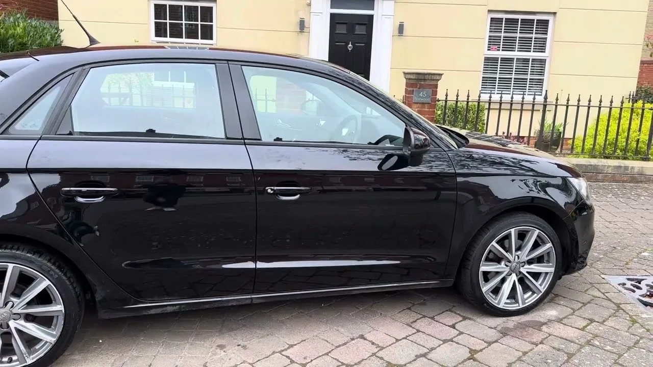 Audi A1 1.4 TFSI Sport S-Tronic 5 Porte. Très bon état de nettoyage, histoire et super à conduire.