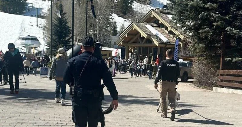 Sgt. Dane Eborn et K9 Frank soutiennent la sécurité à la Coupe du monde Audi Fis Ski à Sun Valley
