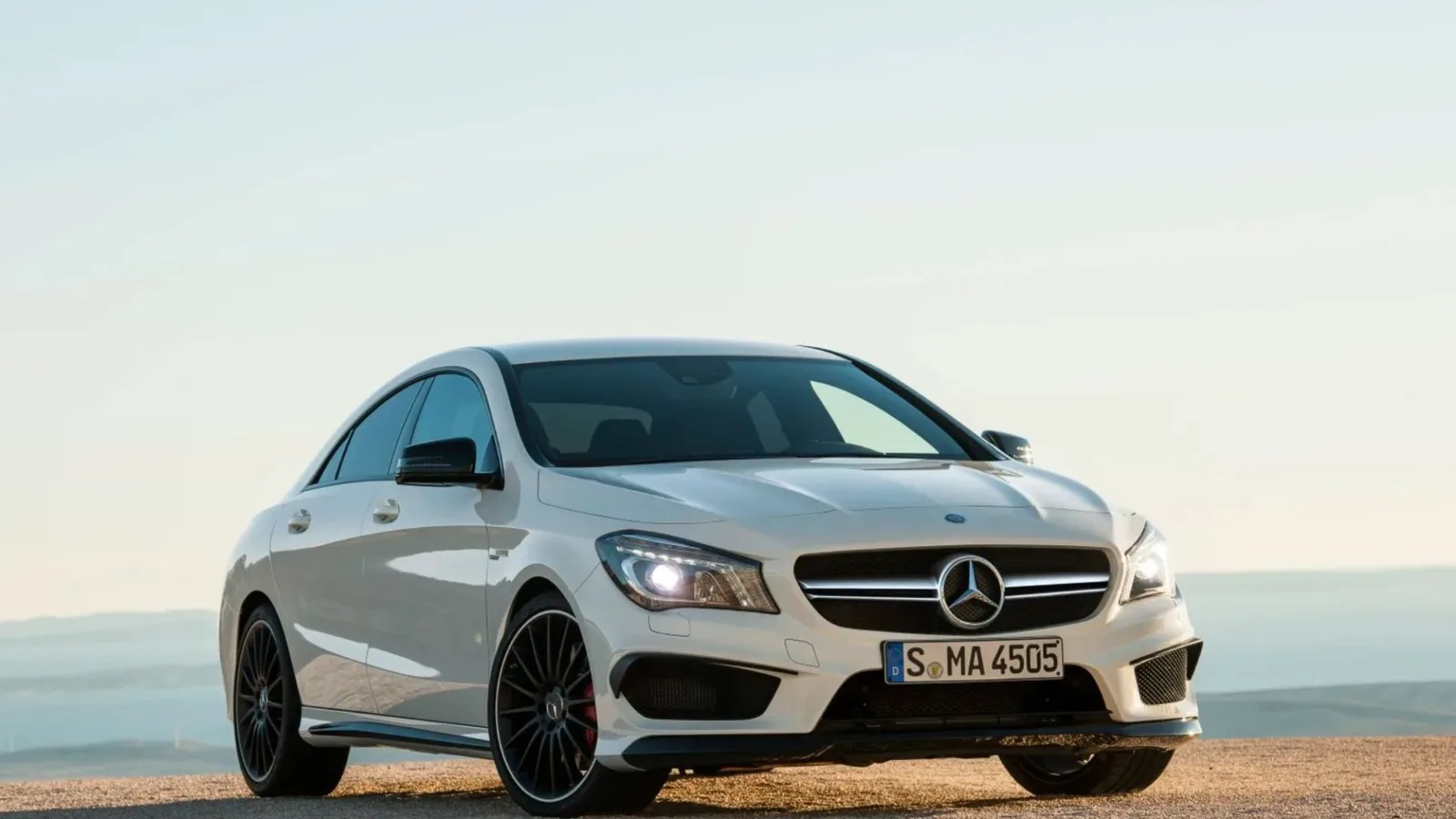 Mercedes lance un nouveau véhicule électrique ambitieux pour rivaliser avec BMW et Audi – offrant une autonomie de 800 MILE avec seulement 20 minutes de charge