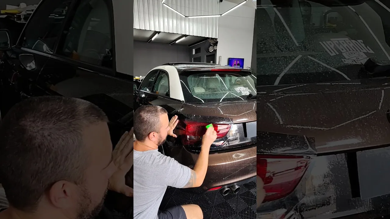 Aplicação de PPF fumê nas lanternas do Audi A1 dando estilo, proteção e muito brilho!