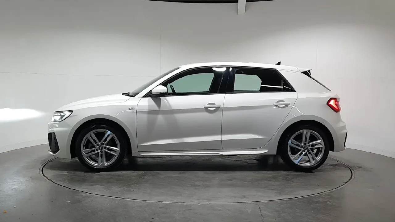 YL19llx – Audi A1 35 TFSI S LIGNE 5DR REFID: 584562