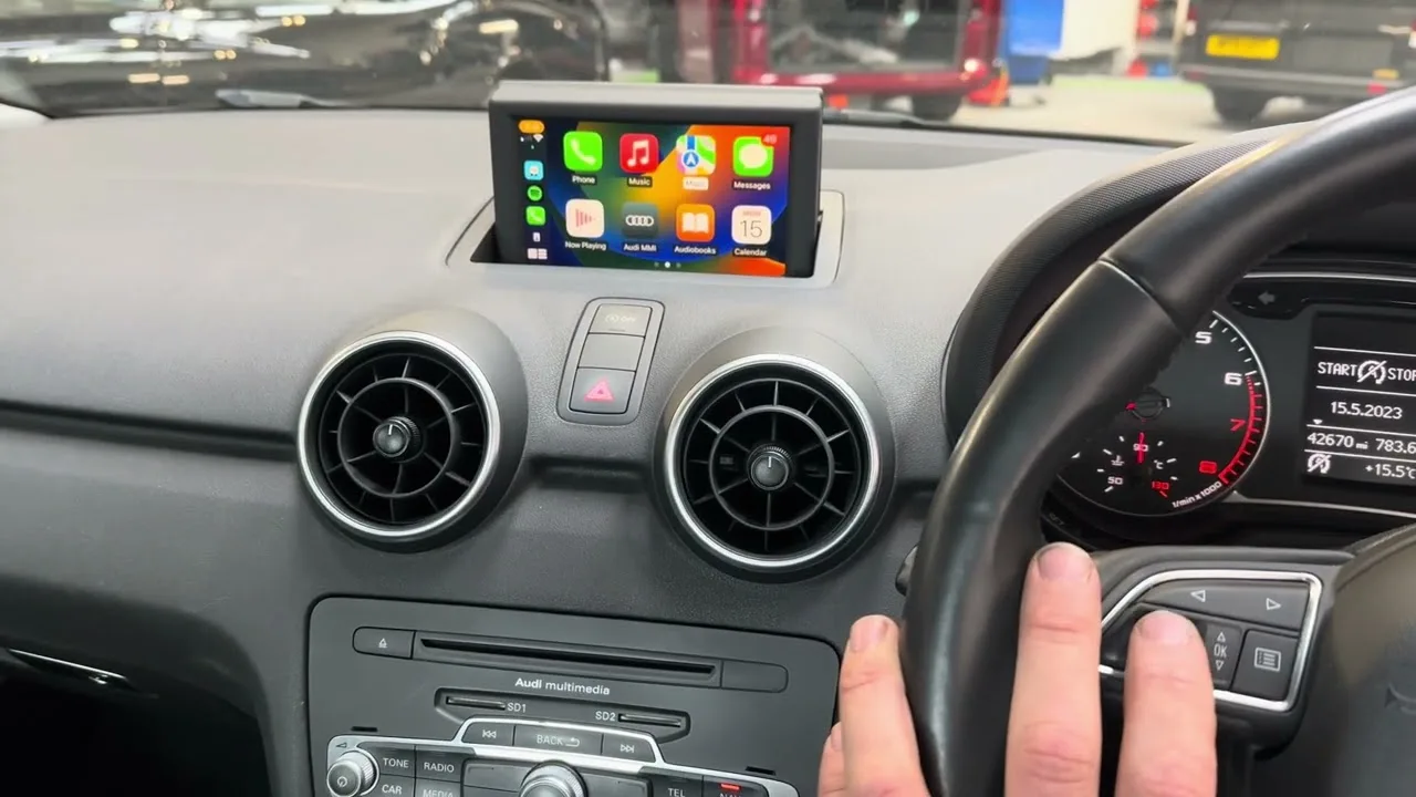 Audi A1 2012 avec mise à niveau Apple CarPlay/Android Auto et caméra de recul.