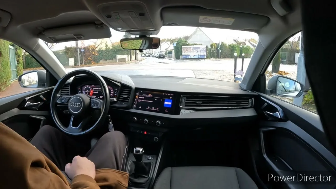 Audi A1 Sportback 1.0 25 Tfsi 95 ch roulant en banlieue parisienne