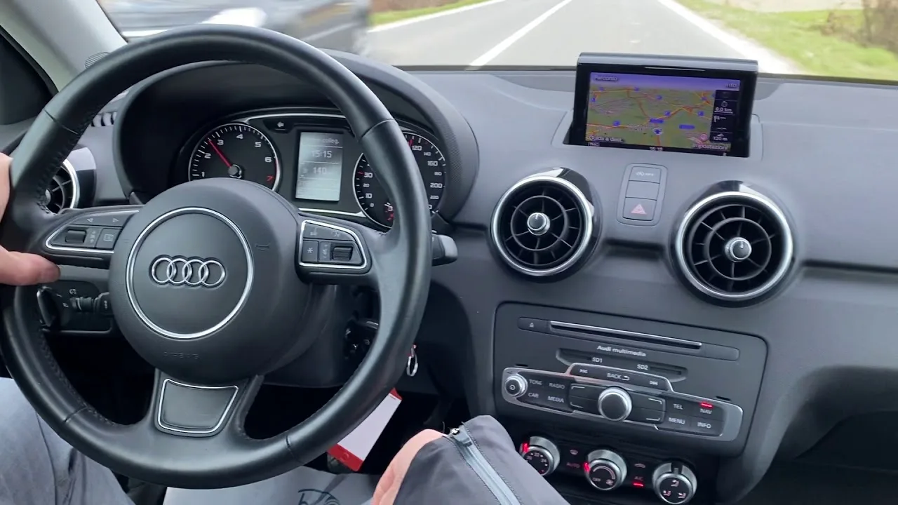 Audi A1 Sportback 1.0 TFSI 95 HP Sport Road Test comme neuf!