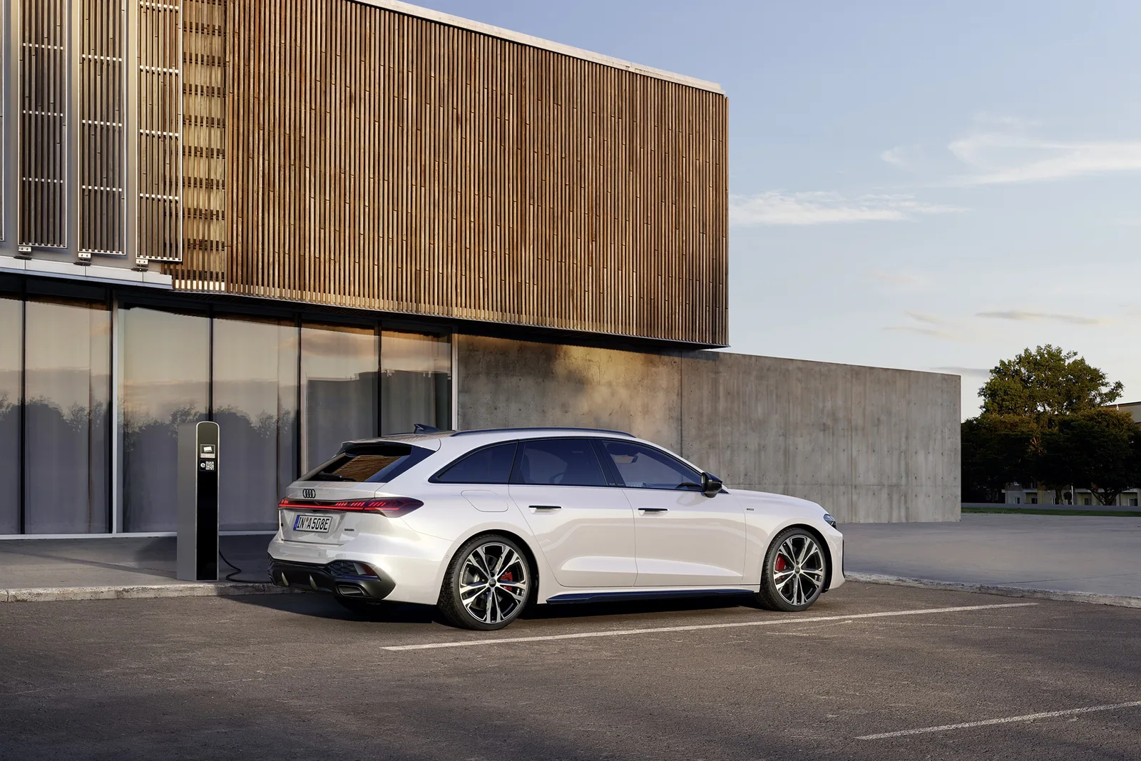 Audi NZ confirme A5 Avant E-Hybrid pour le lancement en 2025
