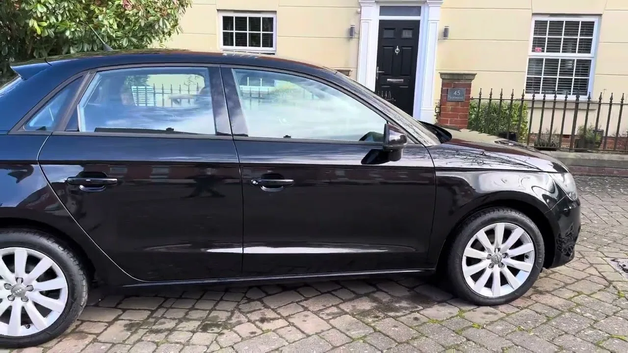 AUDI A1 1.2 TFSI Sport 5 portes – État propre partout, agréable à conduire et juste entretenu.
