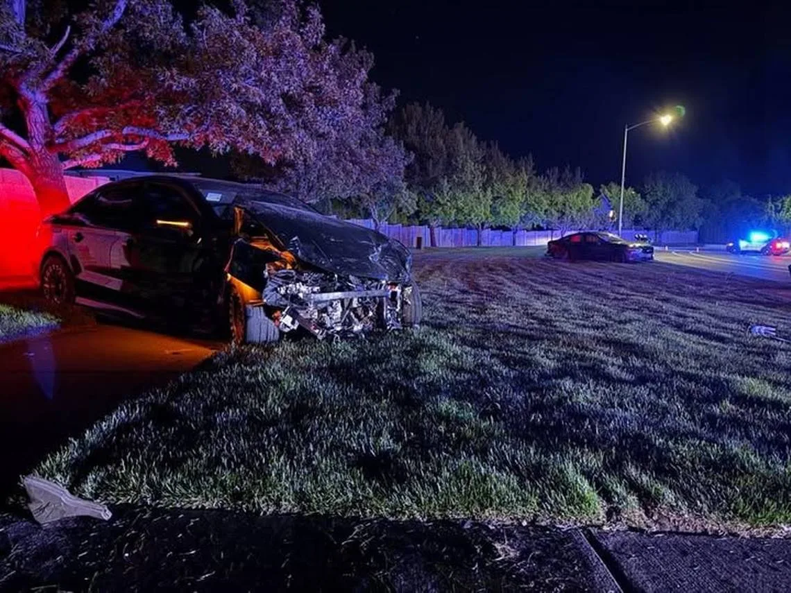 Audi a chronométré en allant de 122 mph avant de claquer dans la voiture de Tri-City Teen, disons la police