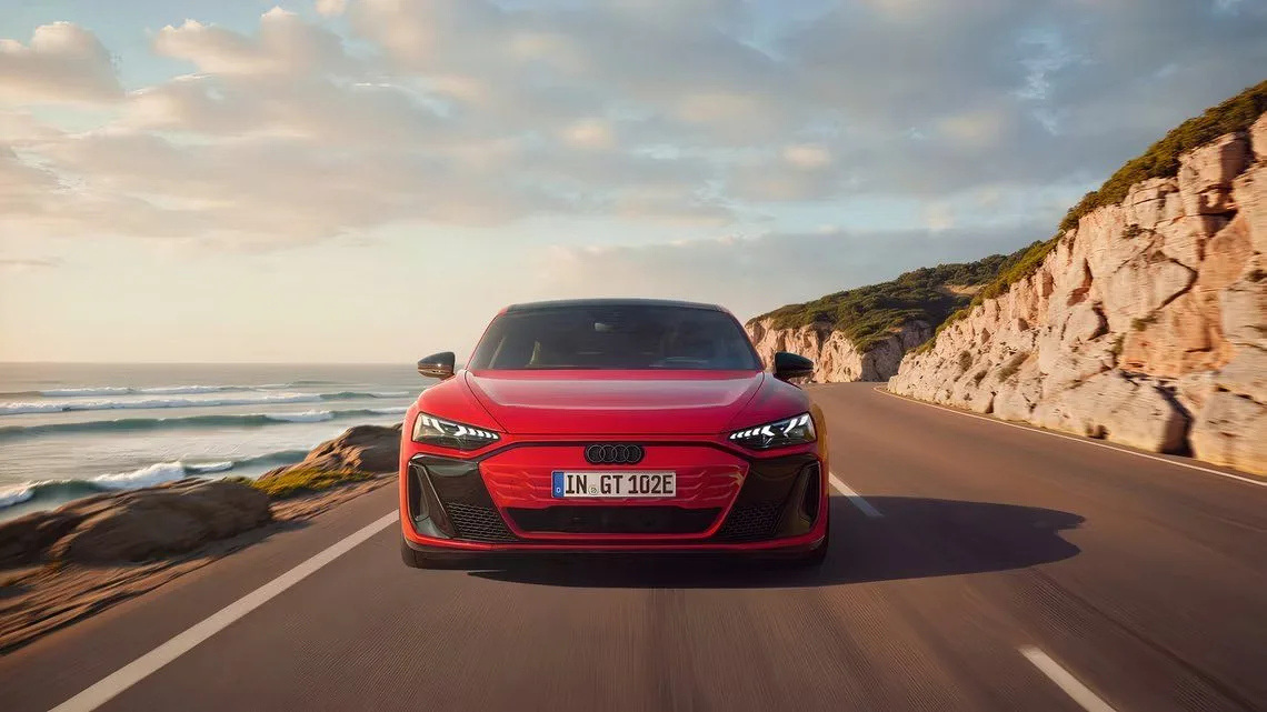 Vidéo: Audi ramène la version de base de sa voiture la plus rapide – Carbuzz