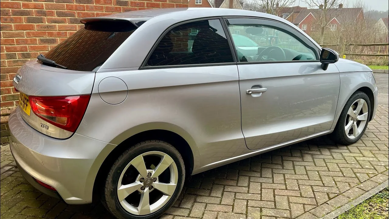 Une Audi A1 2015 avec céramique 5% installée par @gorillakustoms