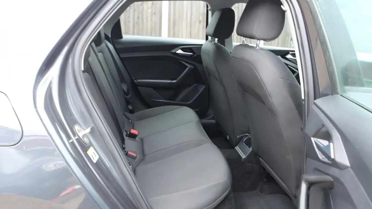 WL21AGU Audi A1 1.0 TFSI 25 Technik Sportback 5DR Manuel d’essence Sat Nav Bluetooth Dab Stéréo