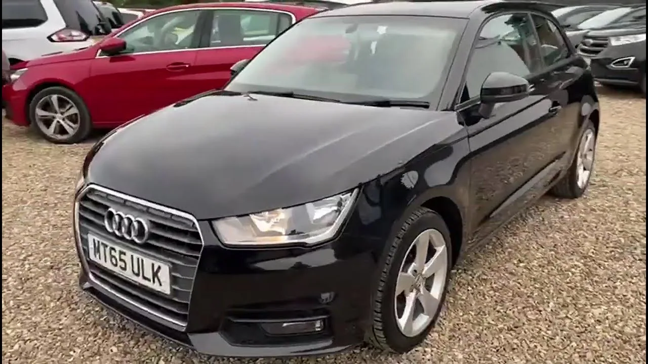 15 15 AUDI A1 1.0 TFSI Sport Berline 3 portes Essence Manuelle Euro 6 (s/s) (95 ch)