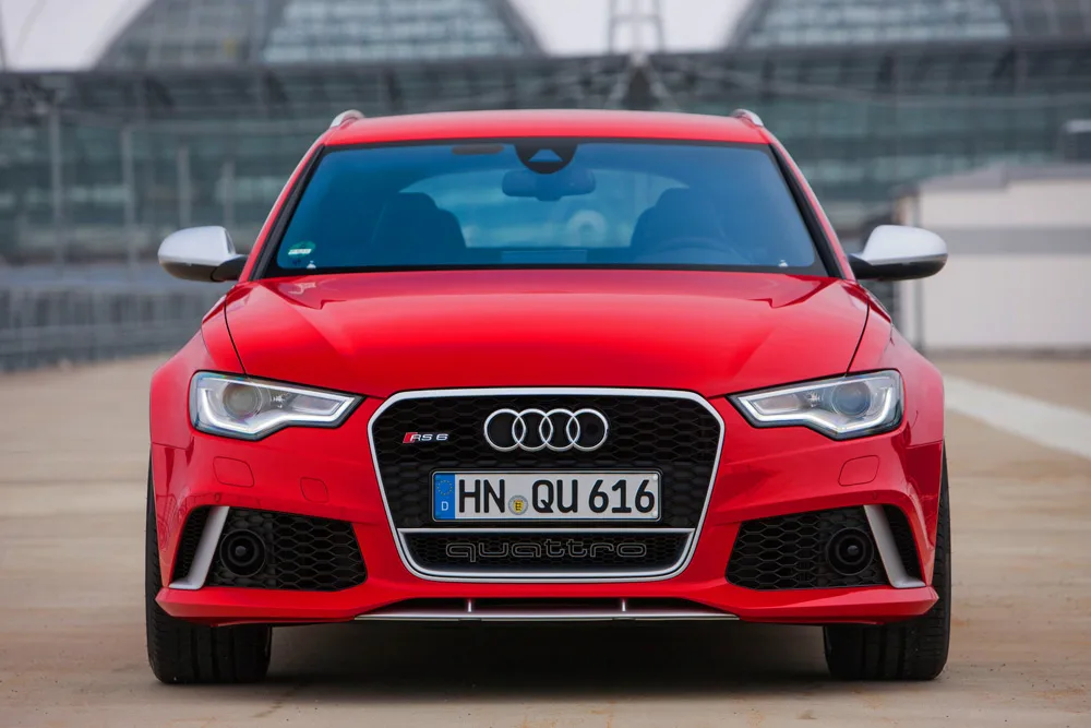 Interlude : une Audi R8 GT qui chante