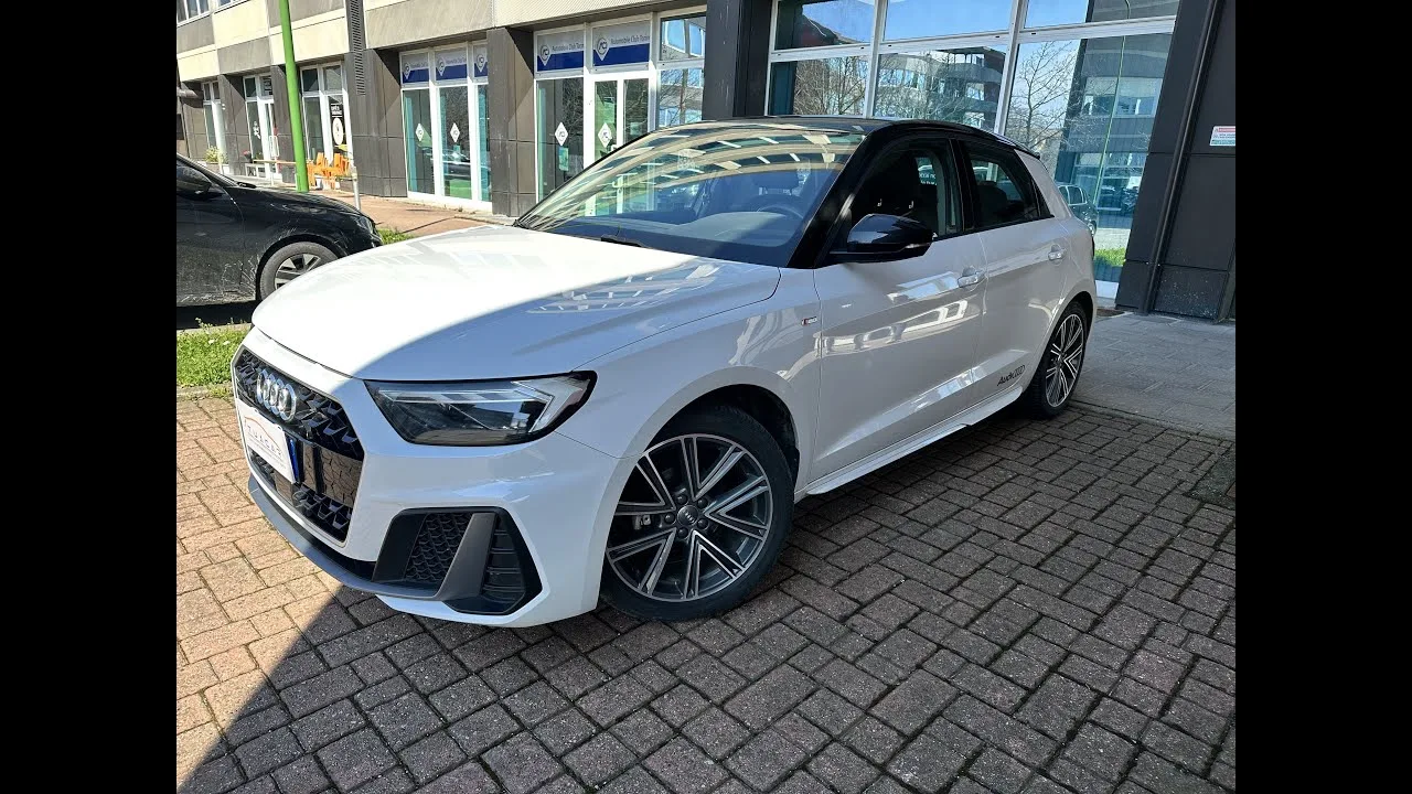 AUDI A1 1.0 25 TFSI S LIGNE