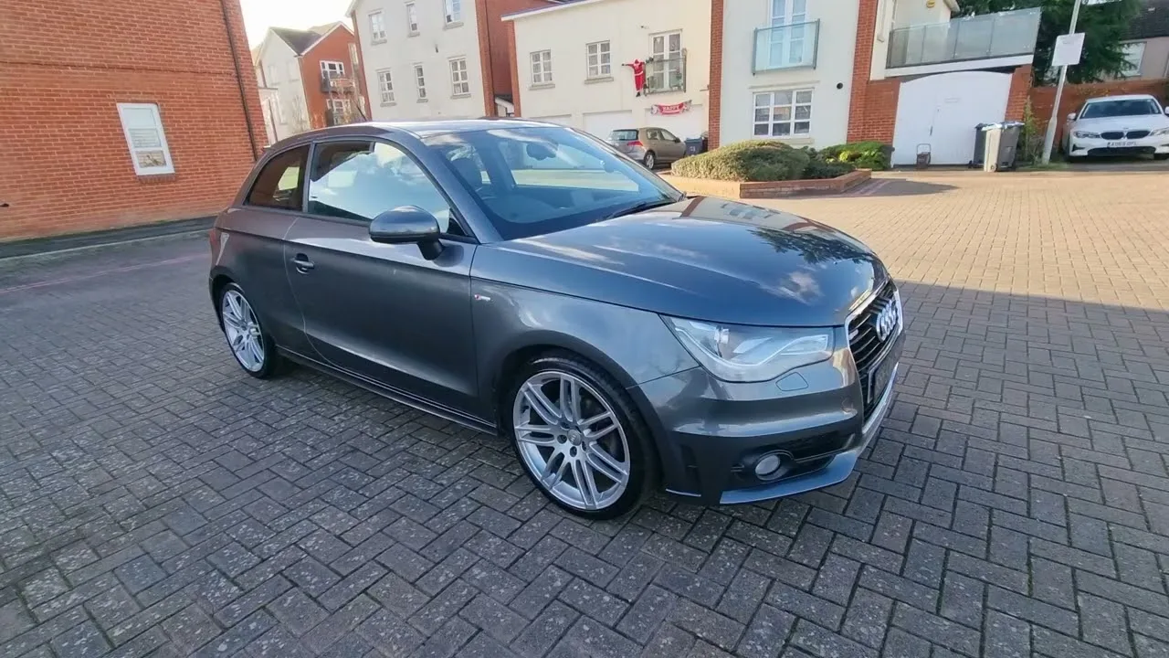2011 60 Audi A1 1.4 TFSI S line Euro 5 (s/s) 3 portes +++SPEC ÉNORME + HISTORIQUE COMPLET D’ENTRETIEN+++