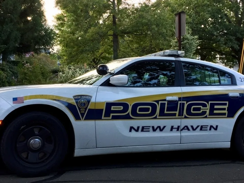 New Haven Teens chargée de vol de 2 Audi, tenue sur une obligation de 50 000 $: PD