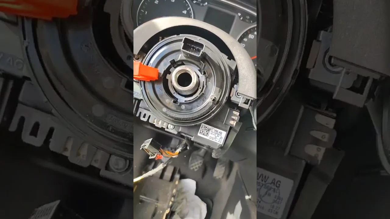 Troca da mola do airbag Audi A1 #automotivo #audia1 #mecanica #campo #diagnóstico