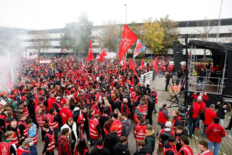 Émeutes à l’usine Audi à Bruxelles – la police disperse les manifestations