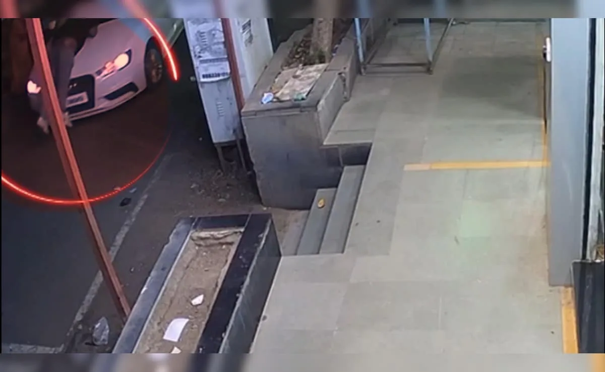 Un conducteur d’Audi traîne un motocycliste sur son capot pendant 3 km après une dispute à Pune