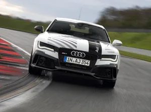 Audi lance la voiture autonome la plus sportive du monde sur circuit