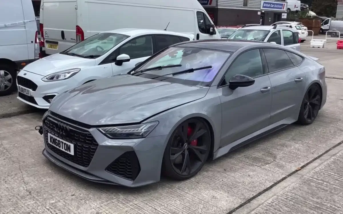 Audi RS7 achetée à moitié prix, problèmes majeurs découverts