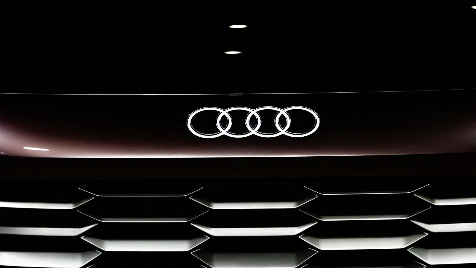 Audi révise les plans EV uniquement, embrasse les hybrides et les nouveaux véhicules de moteur à combustion