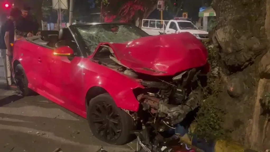 Audi entre en collision avec Scooty sur la route Lodhi de Delhi: Audi Rams à deux roues, s’écrase dans Tree à Delhi; fils de bijoutier détenu – Delhi News