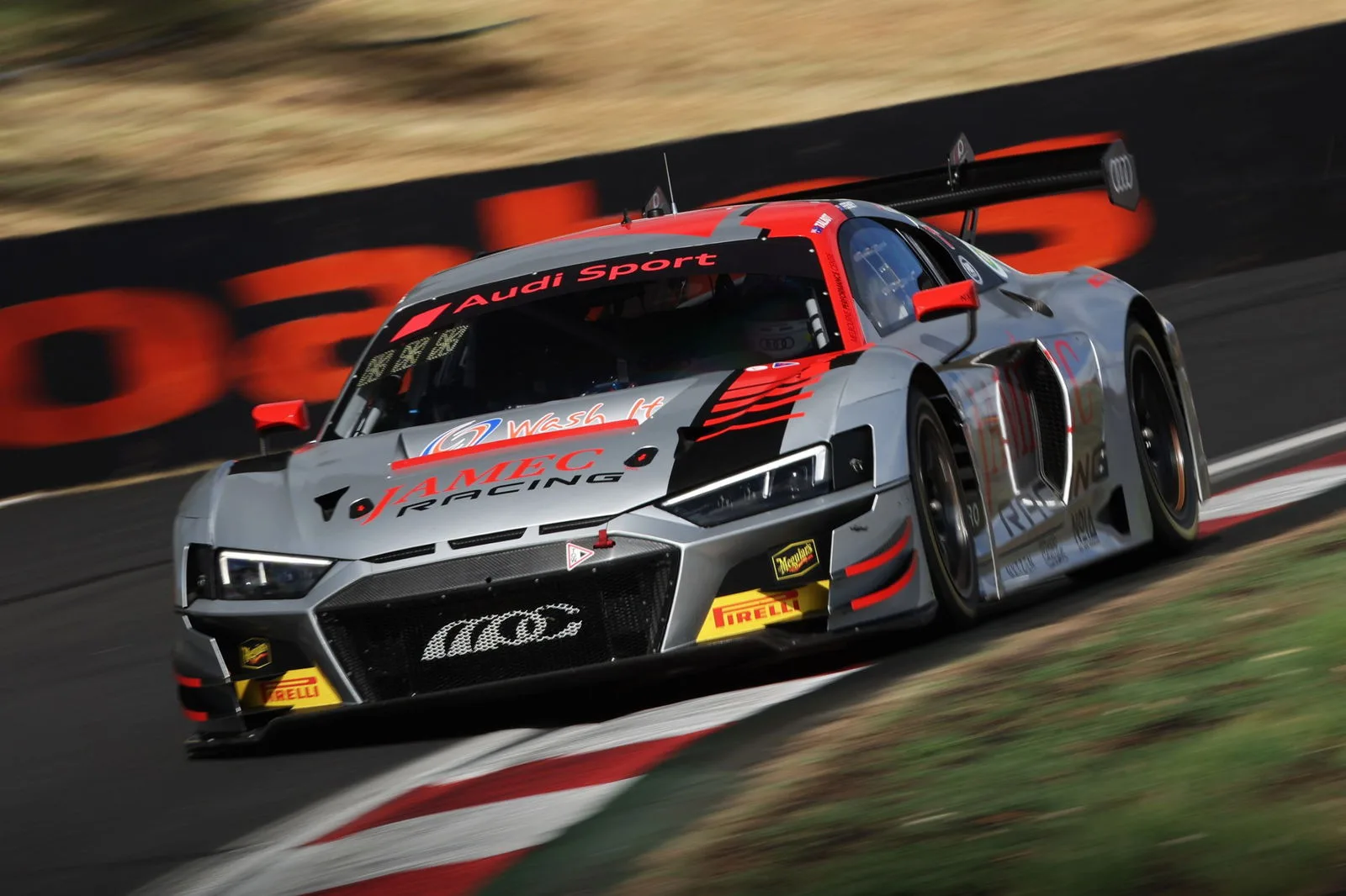 Bathurst 12 heures nouvelles: Audi R8 de Broc Feeney sur le pôle provisoire