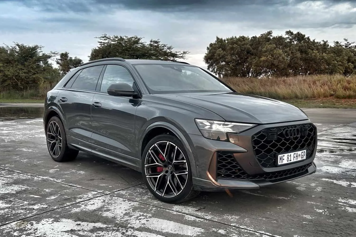 Audi RS Q8 ose aller là où les VUS Mercedes et BMW ne peuvent pas