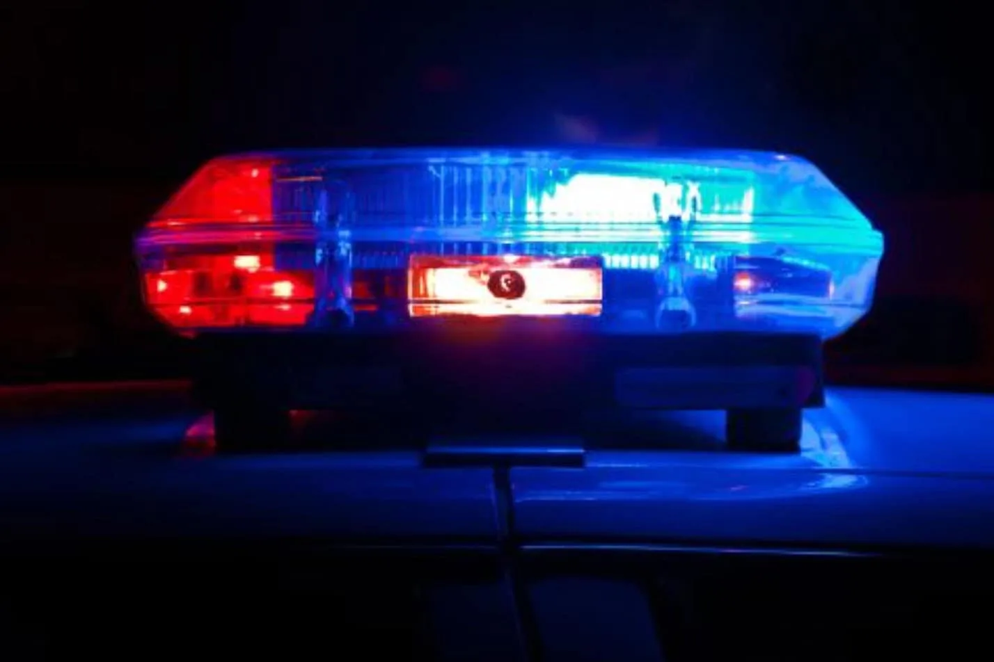 Un homme de 24 ans est mort après qu’une Audi ait percuté la pole à Niagara, en Ontario
