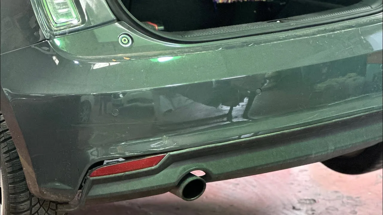 Desmontar paragolpes delantero AUDI A1