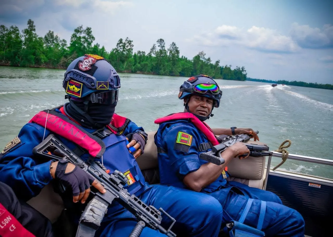 Vol de pétrole: La coalition applaudit le commandant général NSCDC, Audi