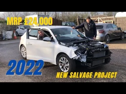 NOUS AVONS ACHETÉ L’AUDI 2022 ENDOMMAGÉE PAR UN CRASH LA MOINS CHER AVEC 2000 MILLES