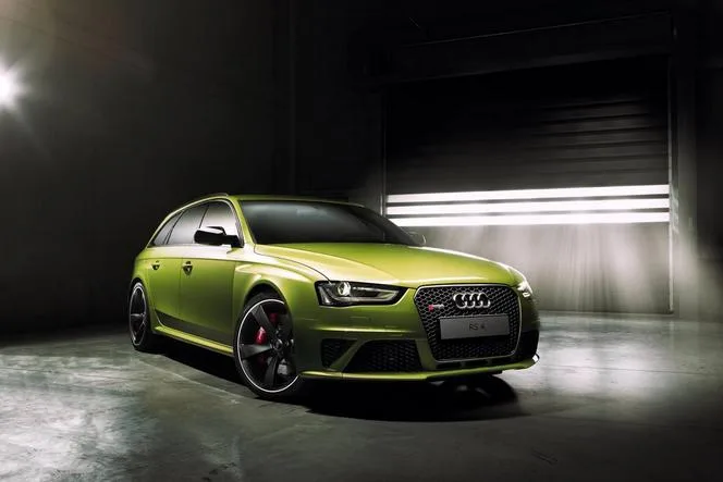 Audi dévoile une RS4 personnalisée par Audi Exclusive