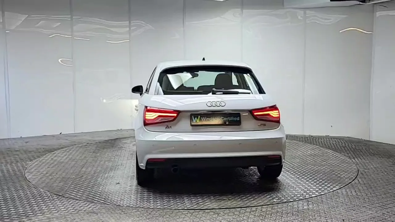 014686 – 2017 Audi A1 1.0 TFSi RéfId: 546633
