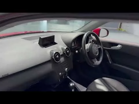 Red Audi A1 automatique