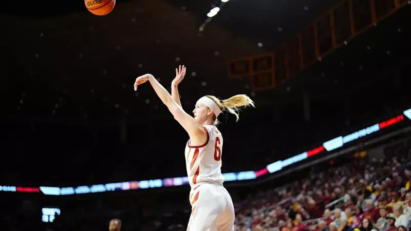 Les cyclones de l’État de l’Iowa dominent l’UCF 90-56 : les Audi Crooks Stars