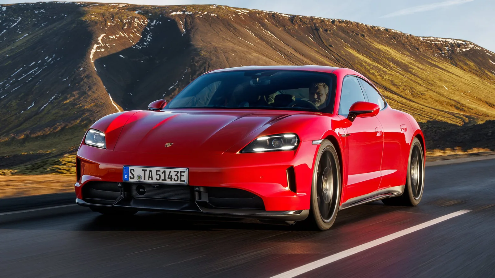 Le ralentissement des véhicules électriques et la montée en puissance des SUV réduisent d’un tiers les ventes de berlines de luxe – Automotive News