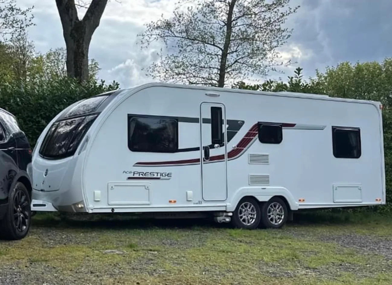 La police traque une Audi grise après le vol de caravanes dans le village de Rushcliffe