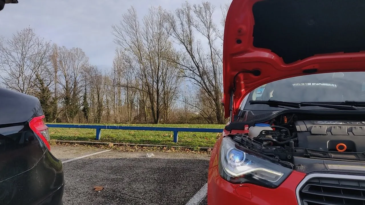 Comment remplacer les ampoules des phares Xénon Audi A1 8X MK1