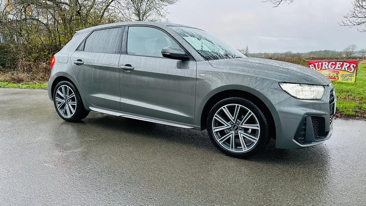AUDI A1 1.0 TSI (30) ÉDITION AUTOMATIQUE S-LINE – 24 REG – 1 PROPRIÉTAIRE – SEULEMENT 3K MILLES – CUIR – WOW !