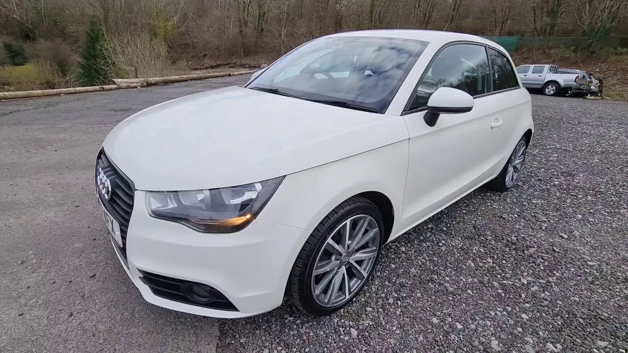 Vidéo de l’Audi A1 1.4 TFSI 3 portes 120 ch 2011, faites le tour et démarrez !