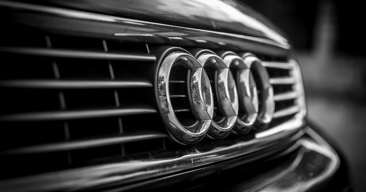 Des voleurs volent une Audi Quattro garée devant la maison de Cam