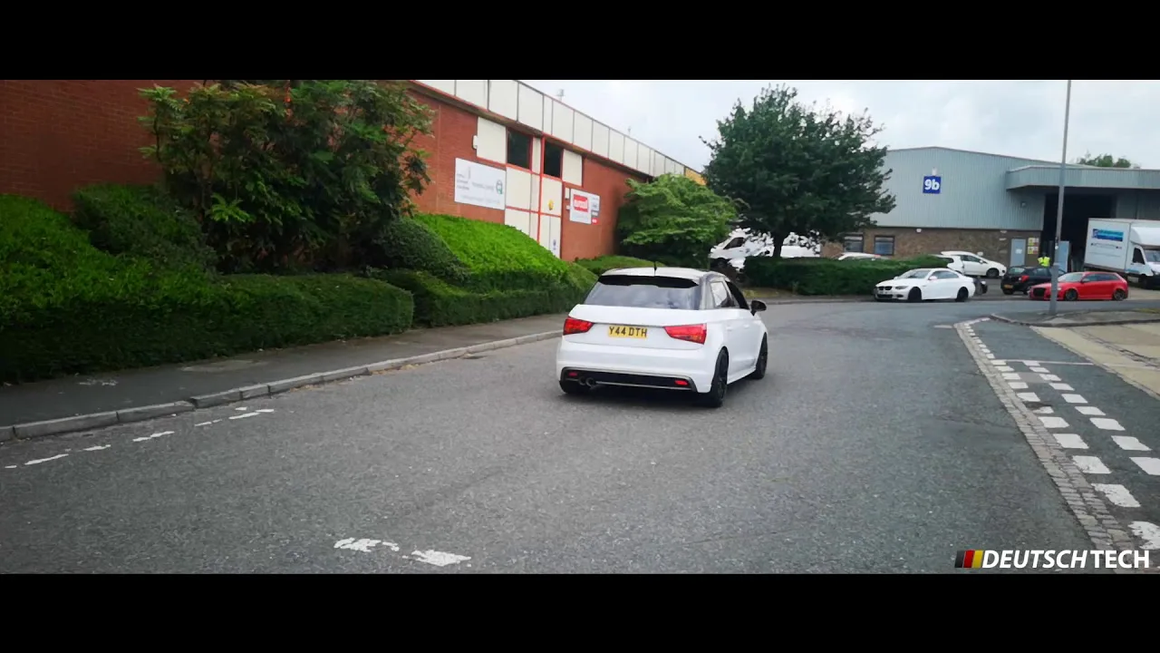 Audi A1 1.4tfsi POPS & Bangs comme un fou !