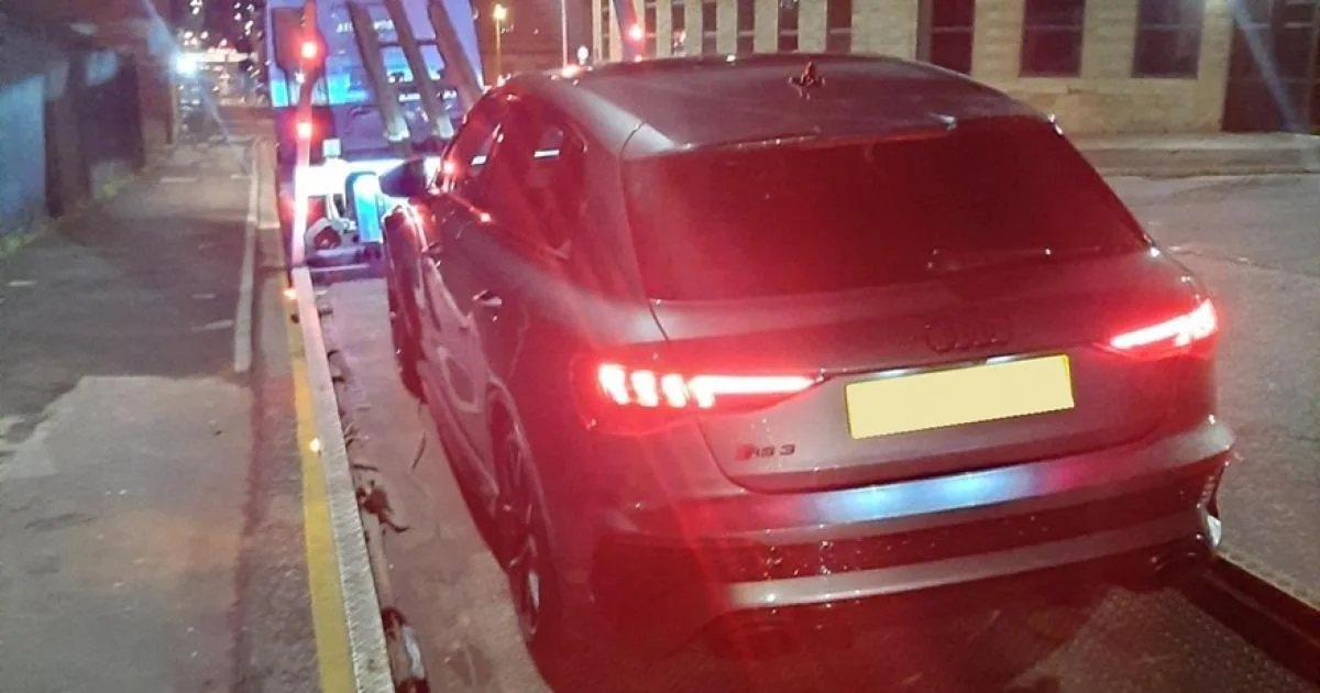 Audi a arrêté «  en raison de la conduite  » saisie par la police