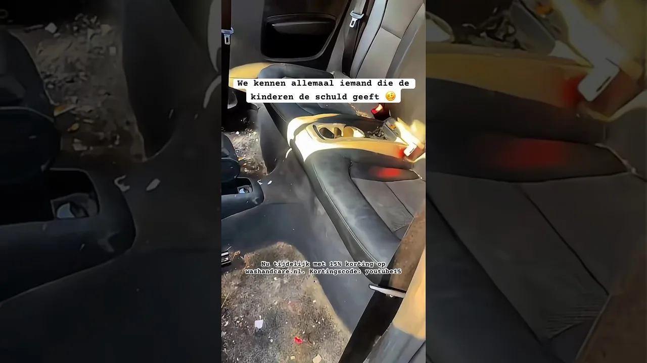 Audi A1 soigneusement nettoyée et nettoyée à sec avec un intérieur extrêmement sale à la maison #carcleaning #carwash
