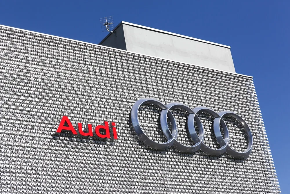 Audi Rappel émis par Volkswagen après que des milliers de clients ont affirmé que les tableaux de bord des véhicules deviennent sombres
