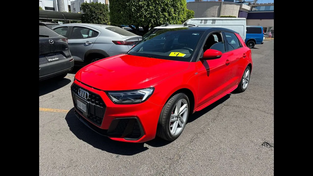 Lot 4. Brand Audi de véhicule d’occasion, couleur rouge, modèle A1 40 TFSI 2023